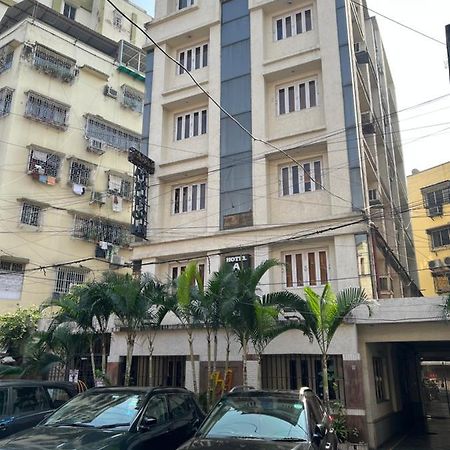 Hotel Aston Колката Екстериор снимка