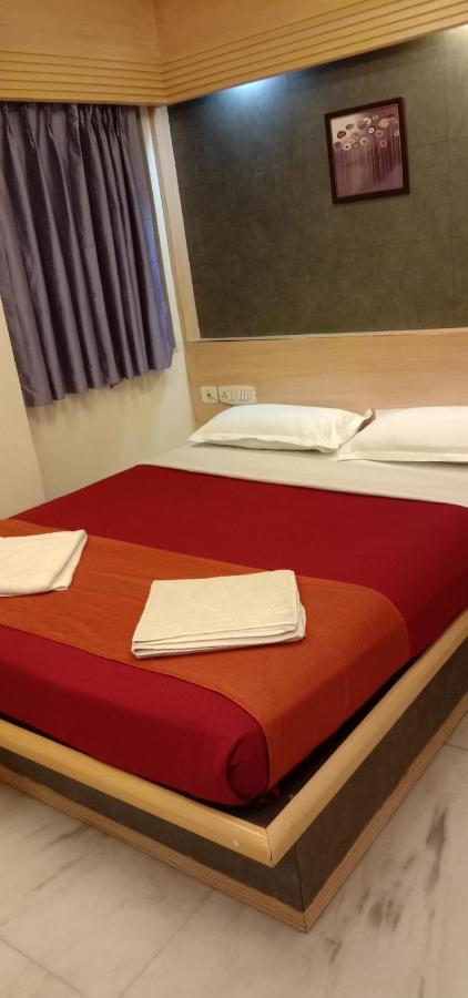 Hotel Aston Колката Екстериор снимка