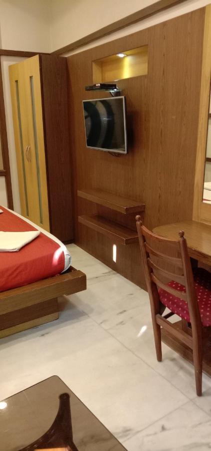 Hotel Aston Колката Екстериор снимка