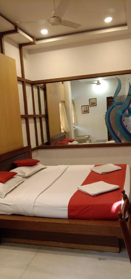 Hotel Aston Колката Екстериор снимка